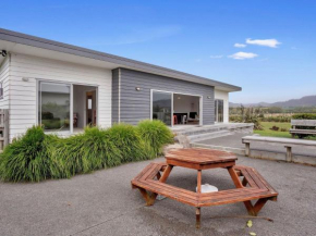 Hosts on the Coast Reel Retreat, Waihi Beach